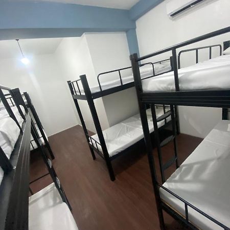 Lime Lite Manila Hostel San Pedro Makati Exterior foto
