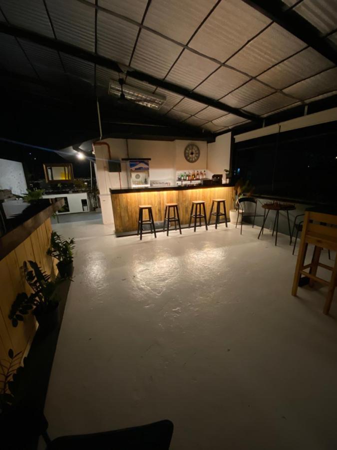 Lime Lite Manila Hostel San Pedro Makati Exterior foto