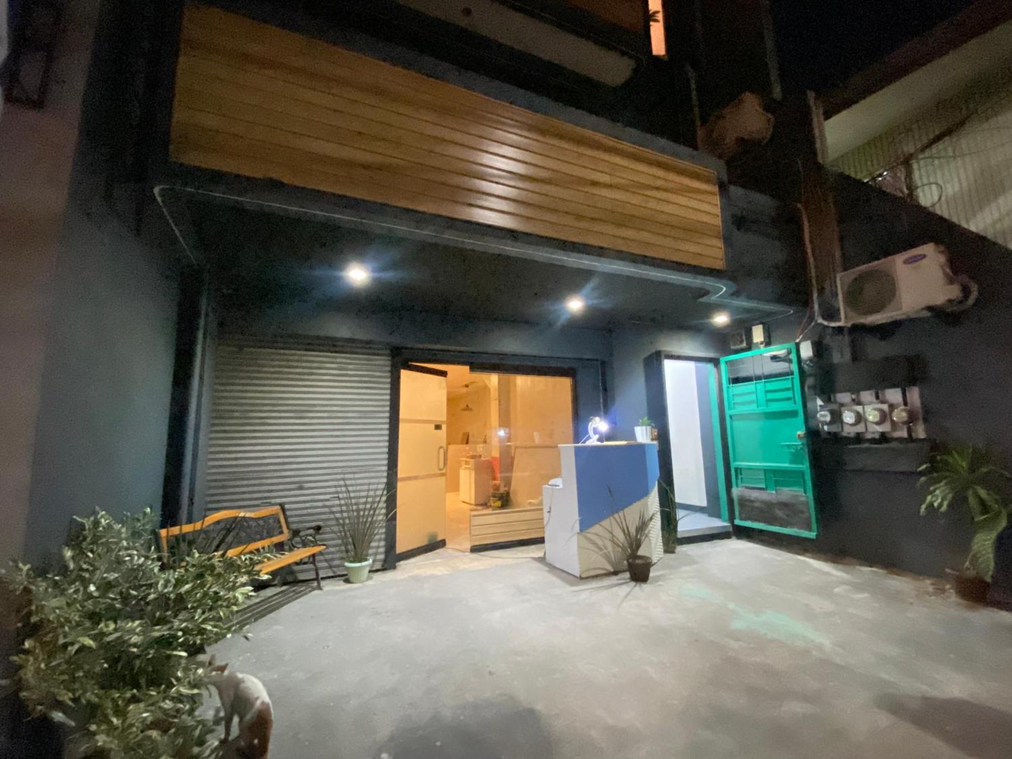 Lime Lite Manila Hostel San Pedro Makati Exterior foto